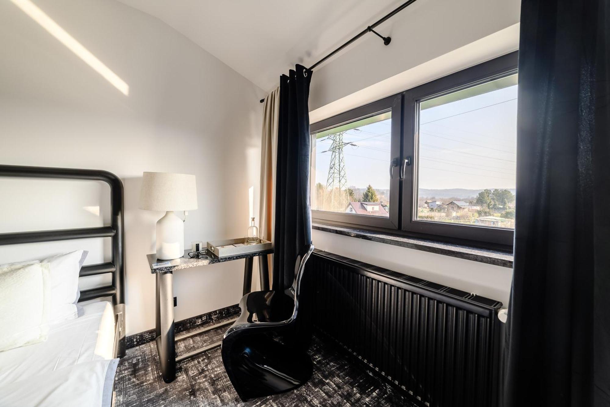 Golden Lion House Bed&Breakfast Румя Экстерьер фото