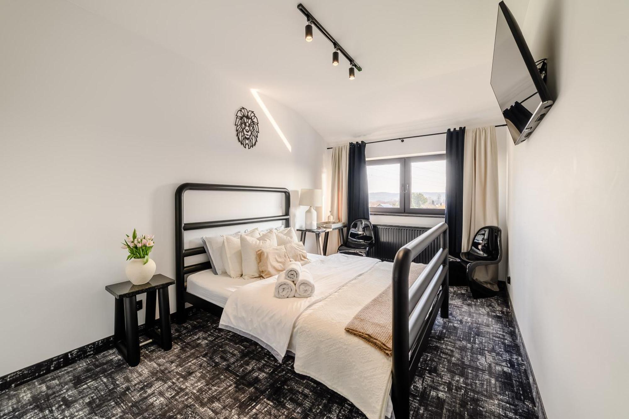 Golden Lion House Bed&Breakfast Румя Экстерьер фото